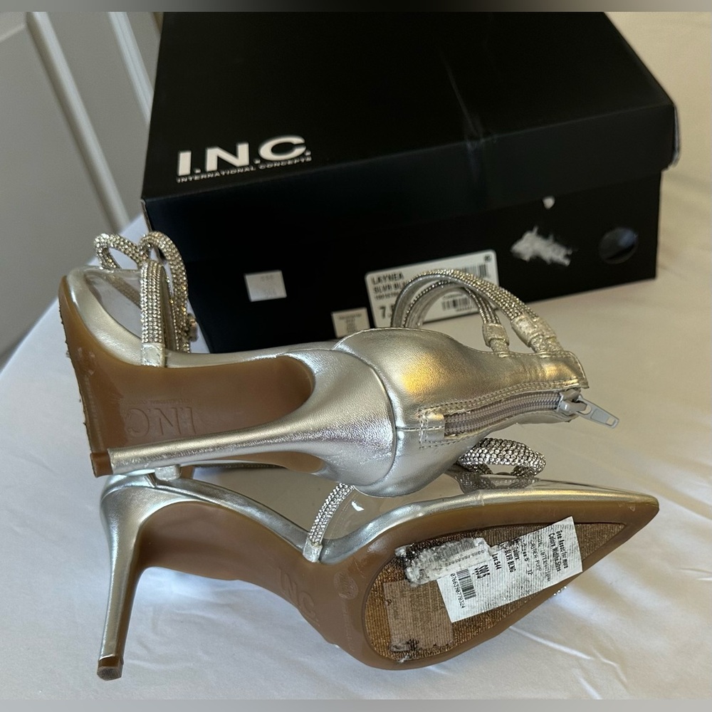 I.N.C. Laynea Silver Bling Pumps | pre-owned | - Picture 6 of 6